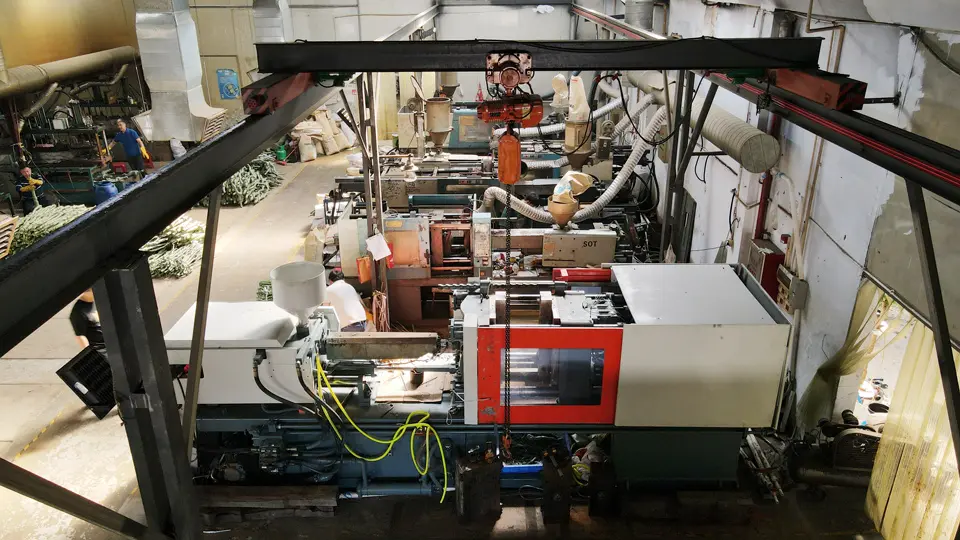5-Injection-molding-workshop2dz7